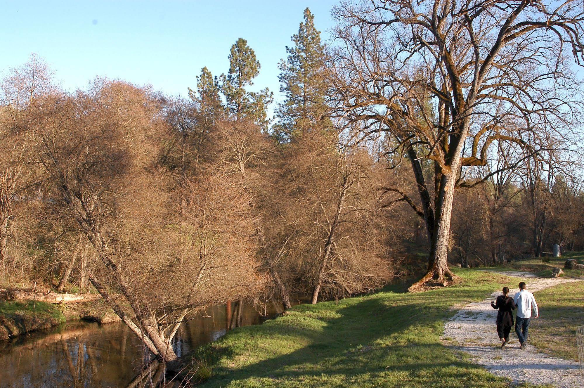 Queen'S Inn By The River Oakhurst Luaran gambar