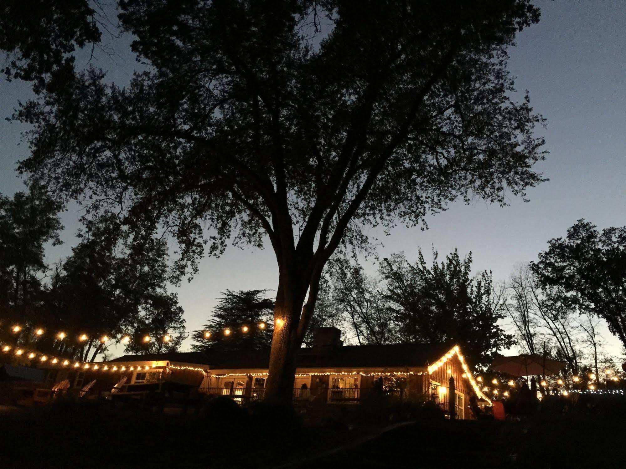 Queen'S Inn By The River Oakhurst Luaran gambar